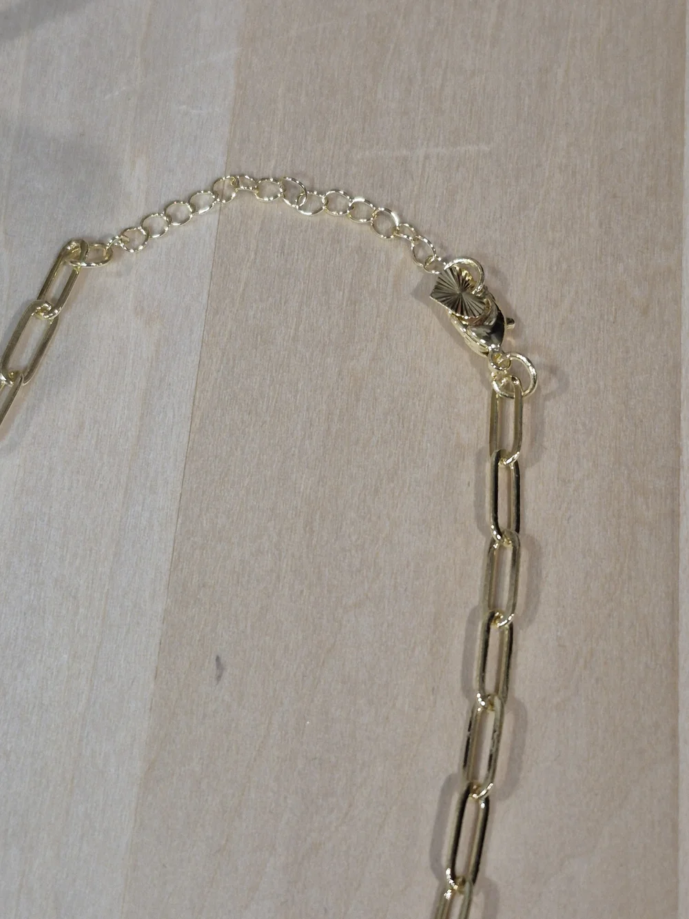 💛💛NEW💛💛 BEAUTIFUL!! Three CZ Minimalist PaperClip Necklace In GOLD Plating